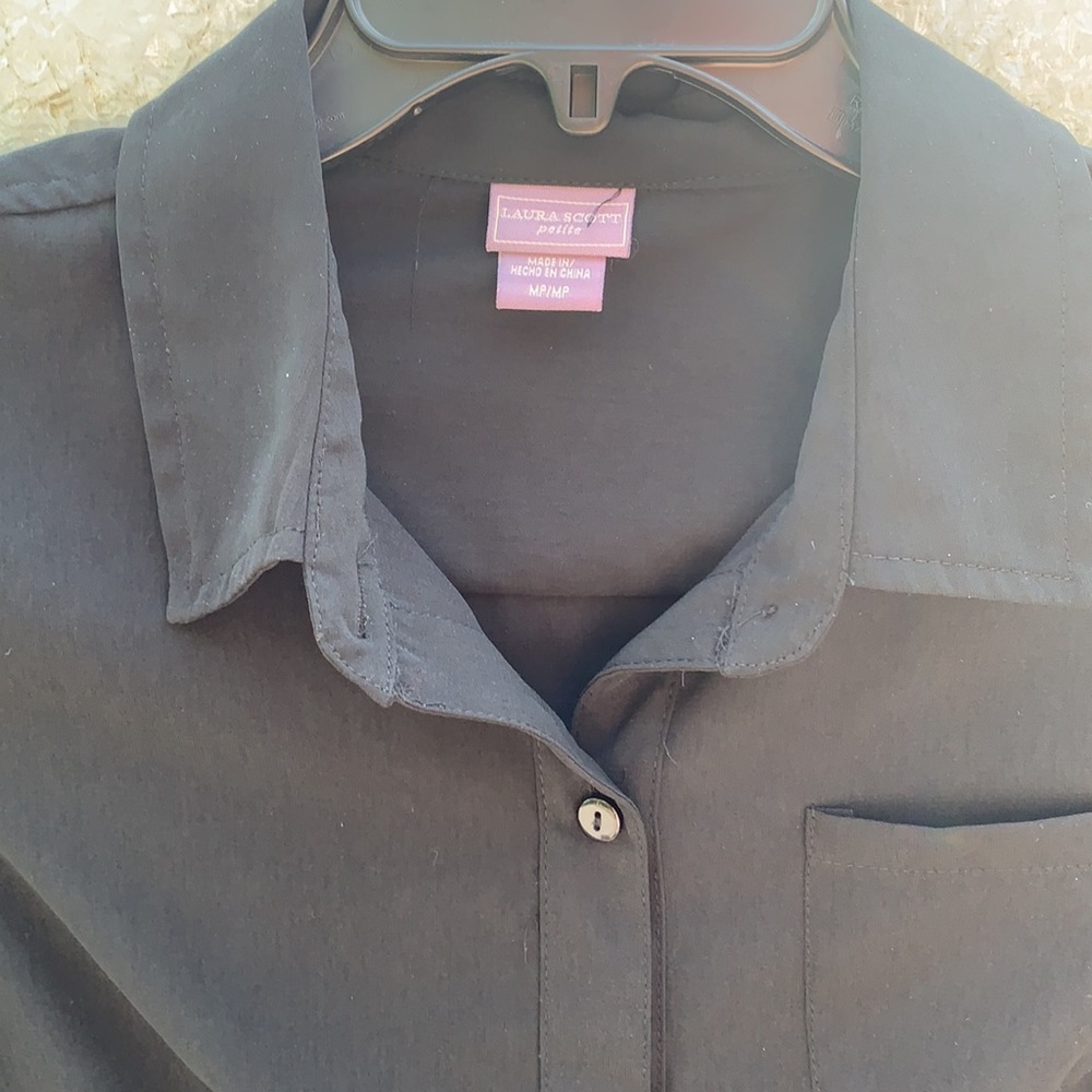 Super cute petite Laura Scott button down - Picture 2 of 3